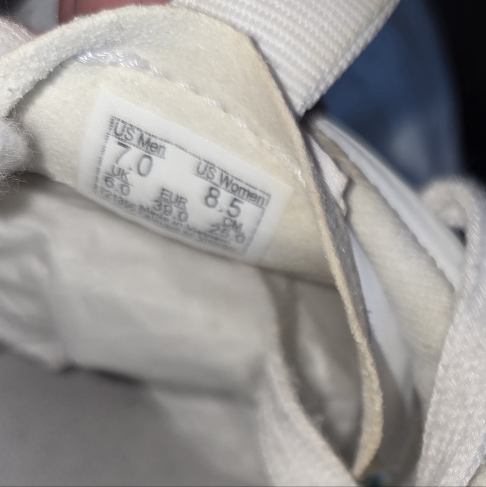 Vans Women's Sneakers - Picture 5 of 5